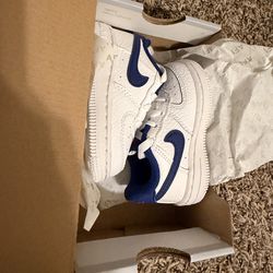 Toddler size 4 NIKES