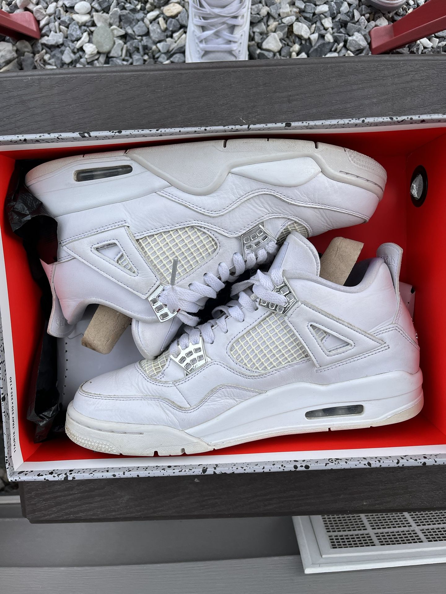 Jordan retro 4 size 9 5 for sale in puyallup wa offerup