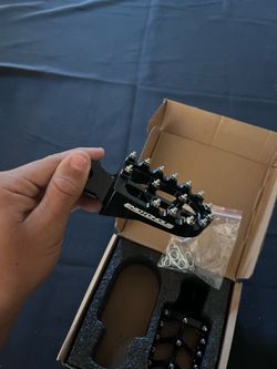 E-bike pegs