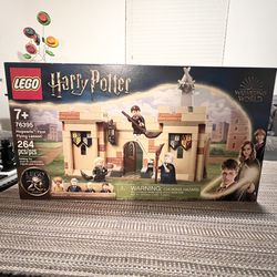 Lego Harry Potter First Flying Lesson 76395 .. Discontinued 