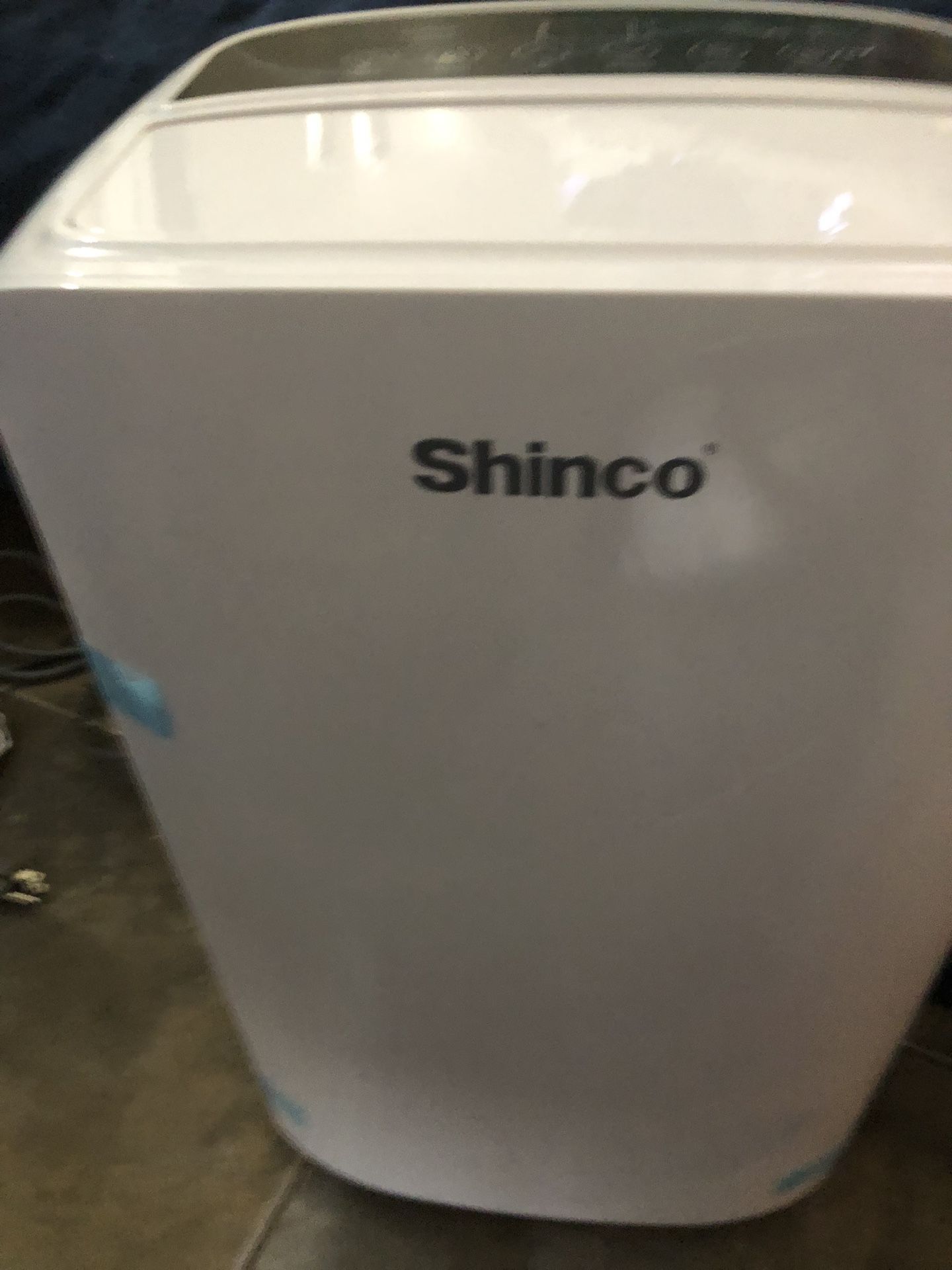Shinco 40-Pint Dehumidifier for 2,000 Sq.Ft Medium Rooms and Basements