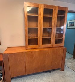 BEAUTIFUL 2-Piece Teak China Cabinet/Hutch