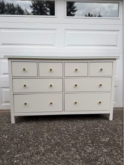ikea glossy hemnes 8 drawer dresser with glass top
