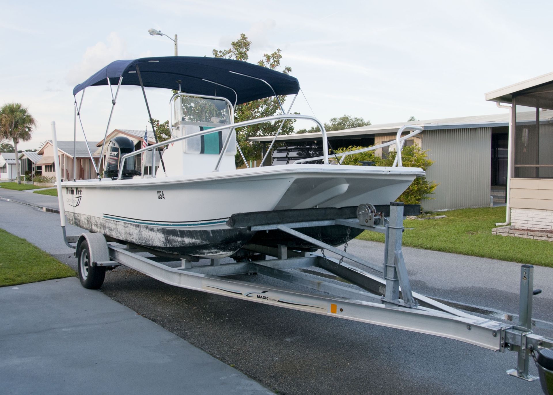 2014 Twin Vee Catamarans Inc 19 BAY CAT/DL