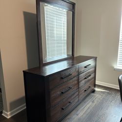 6-Drawer Dresser w/ Mirror