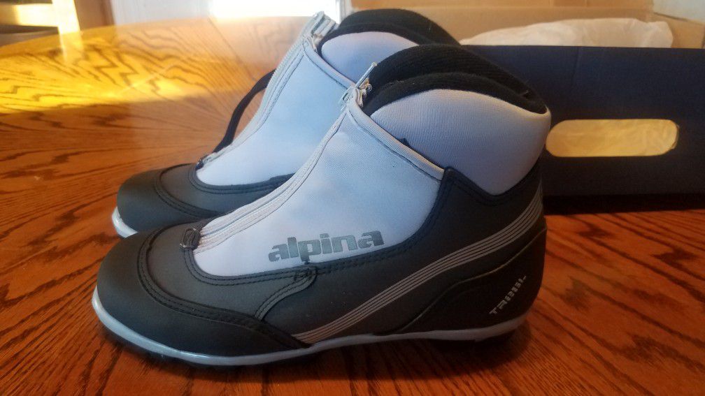 Alpina TR25 Ladies Ski Boots Size 38