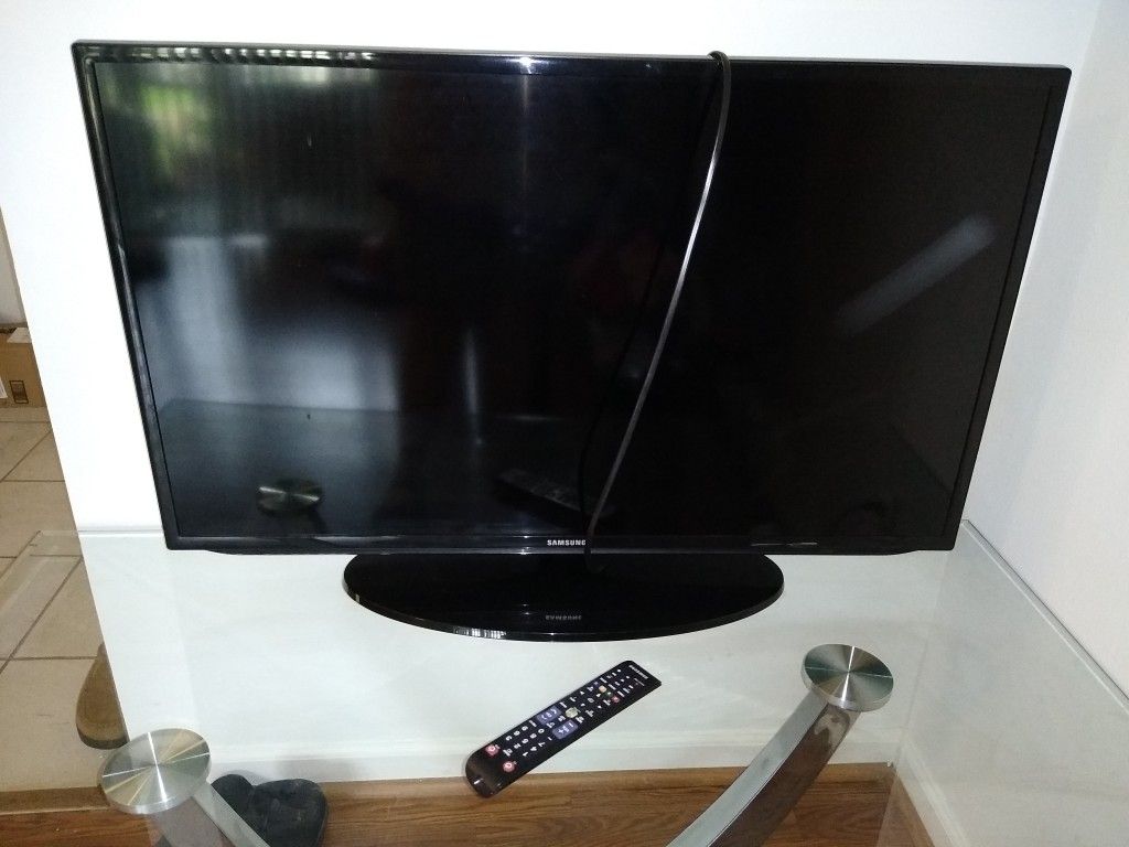 Samsung UN40H5203AF 40-Inch 1080p 60Hz Smart LED TV