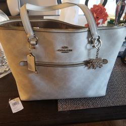Used Real Coach Purse Great Condition dont Need It Needs To Go 