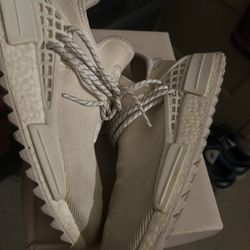 Adidas Human Races  ⚪️