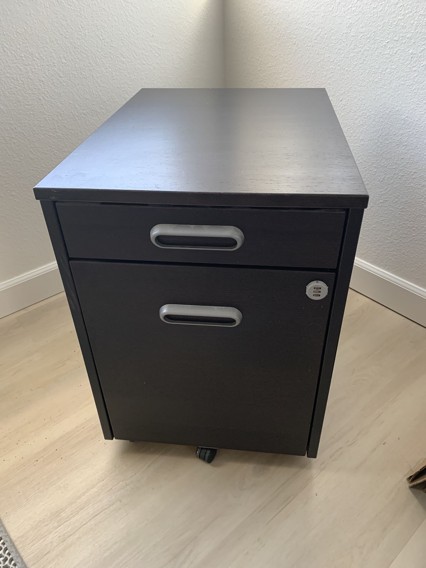 File Cabinet With Drawers