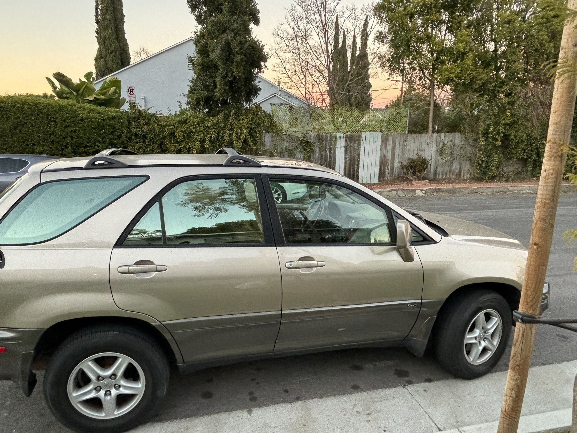 2001 Lexus Rx 300 for Sale in Los Angeles, CA - OfferUp