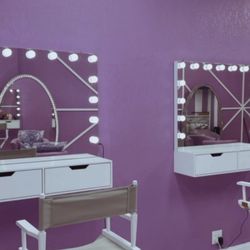 Make Up Station 