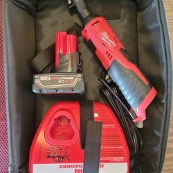 Milwaukee M12 3/8 Ratchet W/6.0 Battery & Charger 