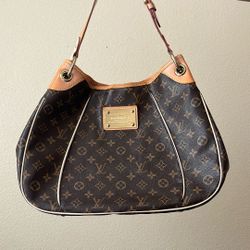Louis Vuitton Purse