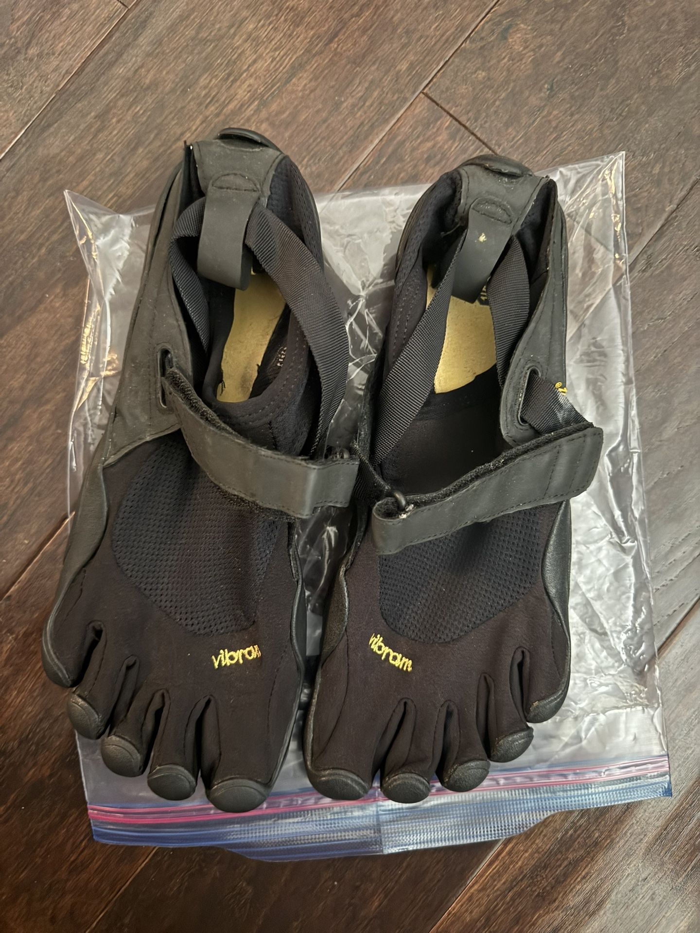 Vibram Men’s FiveFinger Swim Shoes