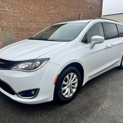 2017 Chysler Pacifica Touring 