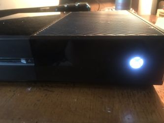 Xbox one ( usb cord & charger ) 300gb