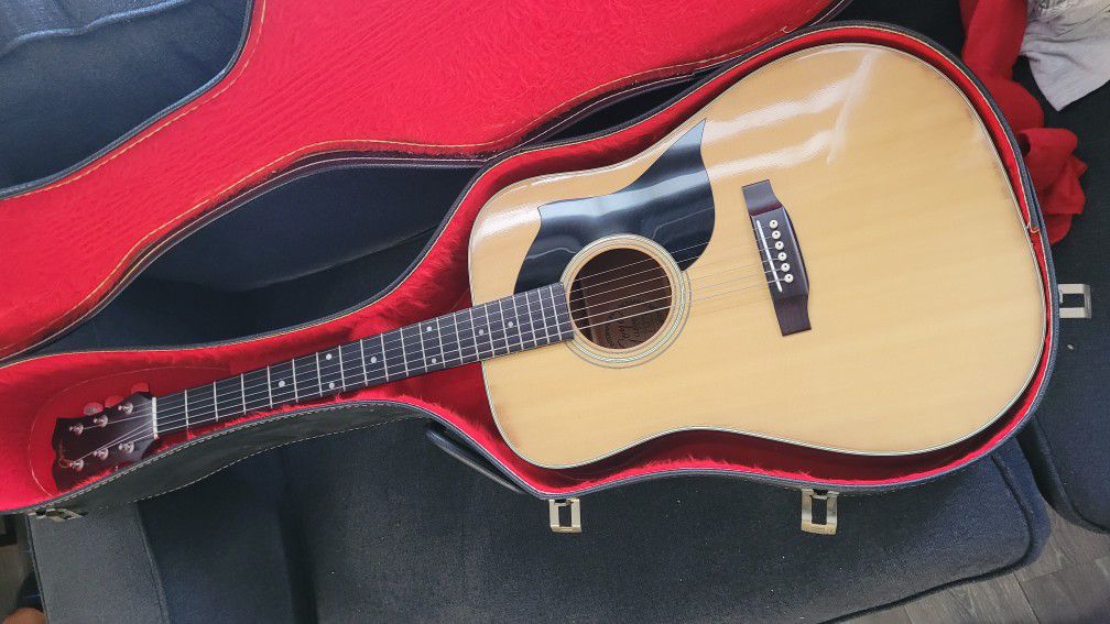 Goya G320 Acoustic Guitar 