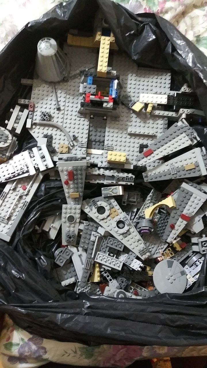 LEGO set pieces star wars ship