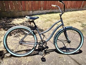Huffy beach cruiser