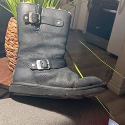 UGGS BOOTS