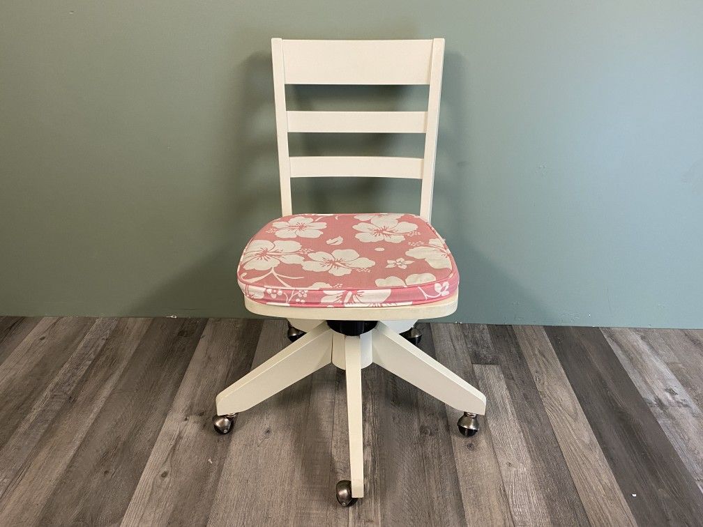 POTTERY BARN Teen Desk Chair w/ Pink Cushion