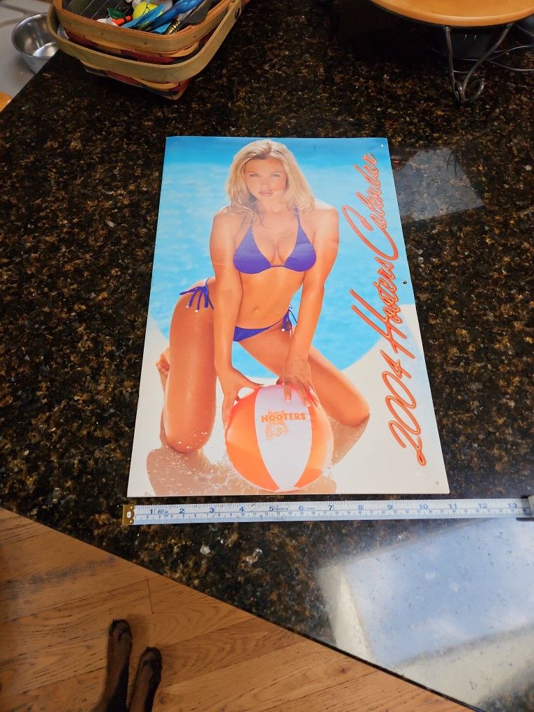 2004 Hooters Calendar