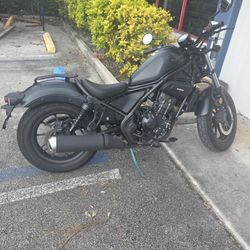 MINT! 2025 Honda Rebel 300