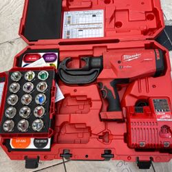 M18 18V Lithium-lon Cordless FORCE LOGIC 750 MCM Crimper W/(2) Batteries, Charger, Hard Case