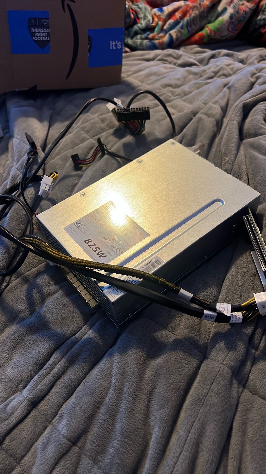 Dell T5600 825W power supply with cable.