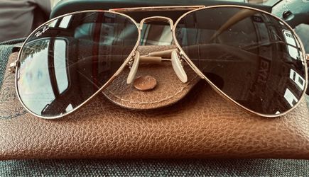 Ray ban  large aviator metal sunglasses Artisa gold frames w/ blue lenses Rb3025 001/78 58014 135 3p