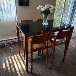 Elegant Italian  Calligaris Dining Set / 1 Table & 4 Chairs / U-Haul 