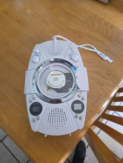 Vintage Sylvania Radio CD Player for the Shower