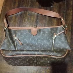Louis Vuitton Monogram Canvas $500 Obo