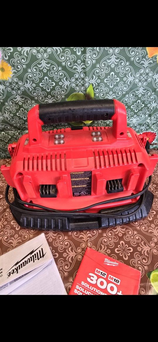 Milwaukee
M18 18-Volt Lithium-Ion 6-Port Sequential Battery Charger
