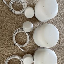 Used Nest Wifi - Mesh Router (AC2200) and 2 points with Google Assistant - 3 pack - Snow