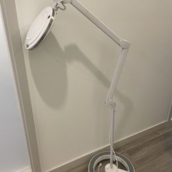 Magnify Lamp