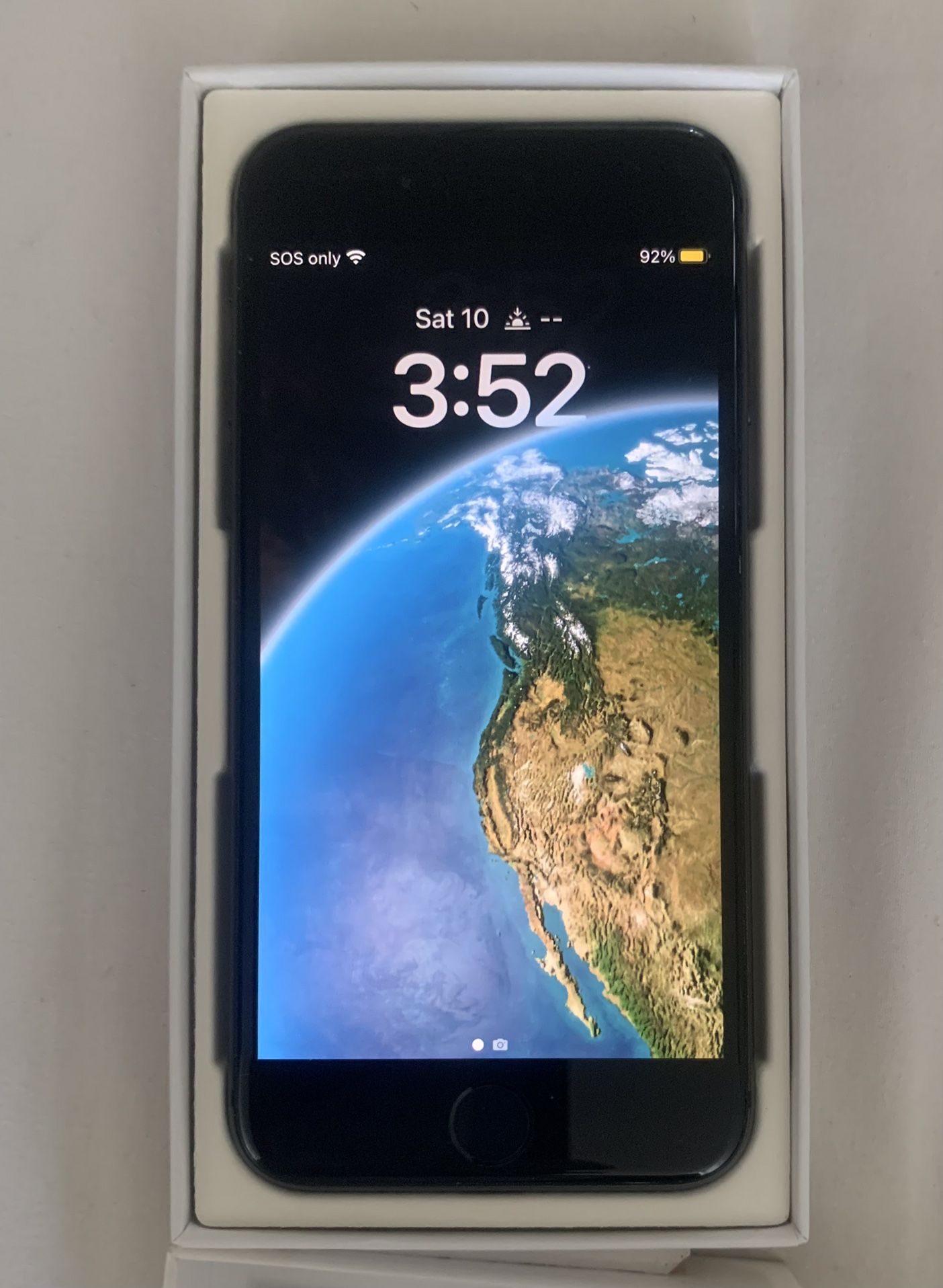 Apple iPhone 8 - Unlocked