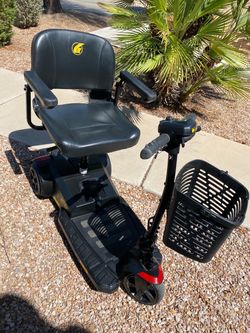 Only 1 Year Old! Golden BuzzAround LT Mobility Scooter - 67th Ave/Bell Rd.