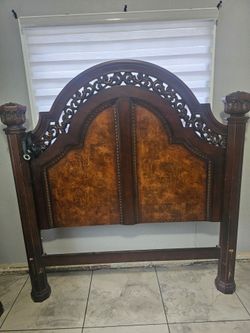 Wood Queen bedroom  set