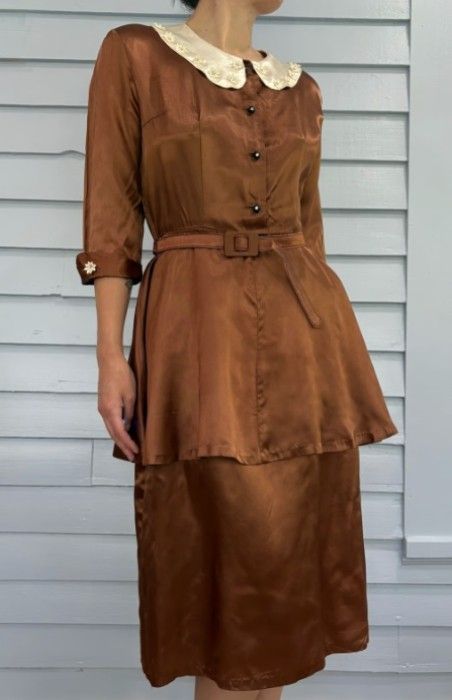 Vintage 1930s/1940s Liquid Silk Satin Daisy Appliqué Peplum Tiered Dress
