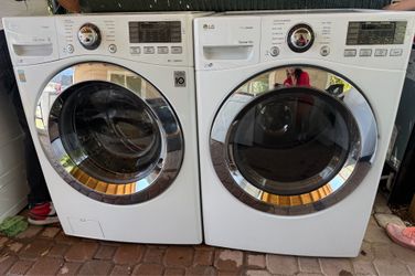 BEAUTIFUL-WASHER AND DRYER LG🔥GAS🔥✅✅3 MONTHS WARRANTY