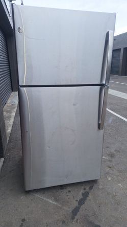 STAINLESS STEEL DOORS REFRIGERATOR (WHIRLPOOL)