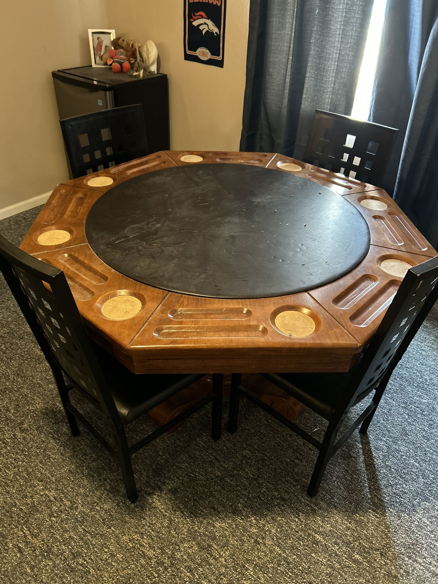 Poker Table