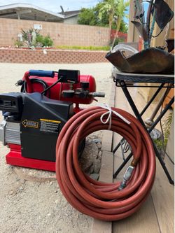 Beautiful Air Compressor 4.6 Gallons.