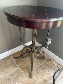 Pub style table