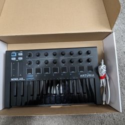 Used Arturia Mini lab Mk2(All Black)