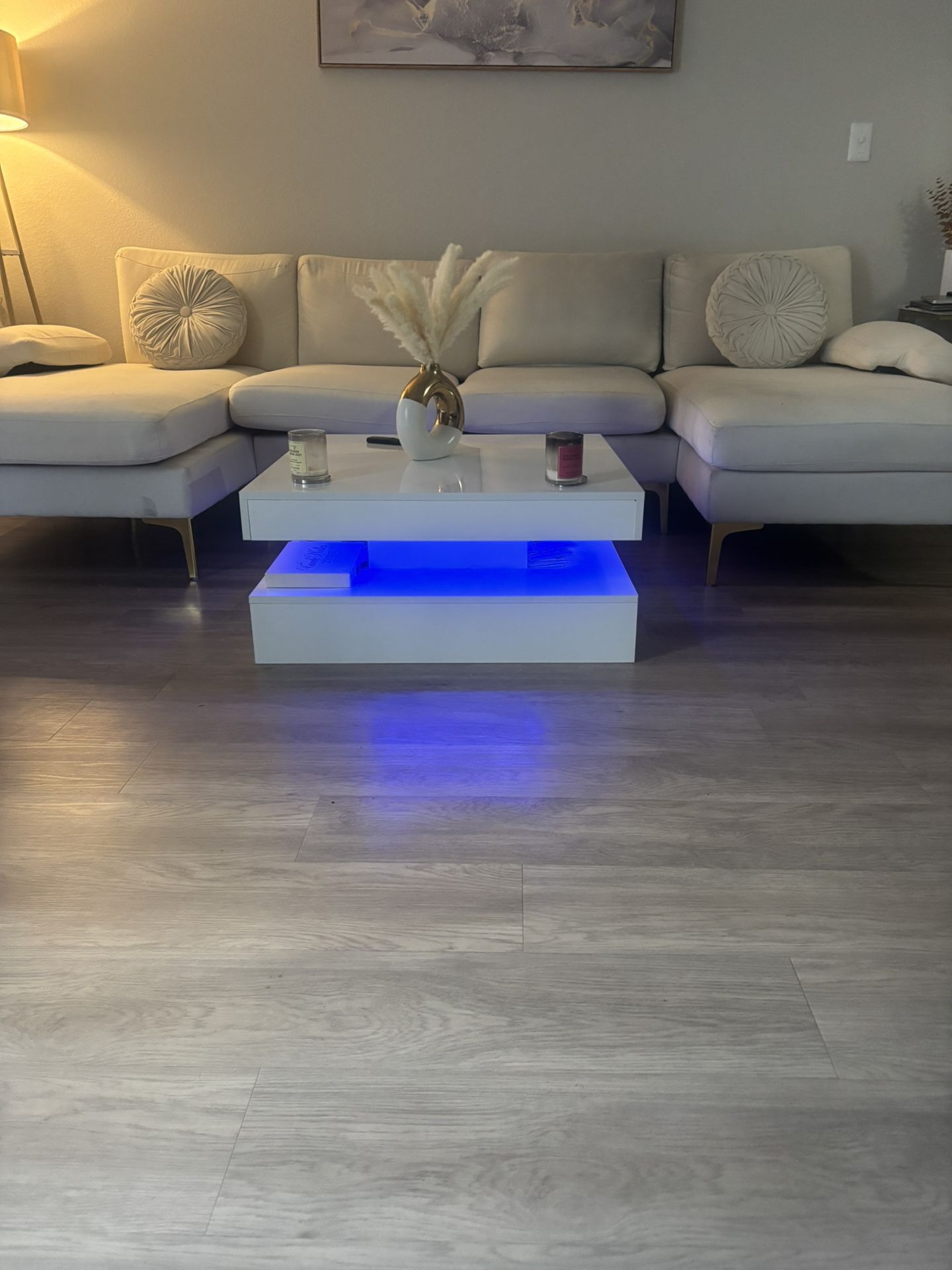 Modern Cream Sectional Sofa – Stylish & Comfortable