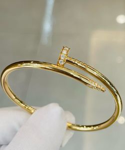 Cartier 18k Yellow Gold Nail Bracelet Size 17 Juste un Clou New Style With Box