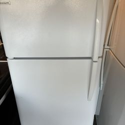 REFRIGERATOR WHIRLPOOL 30”
